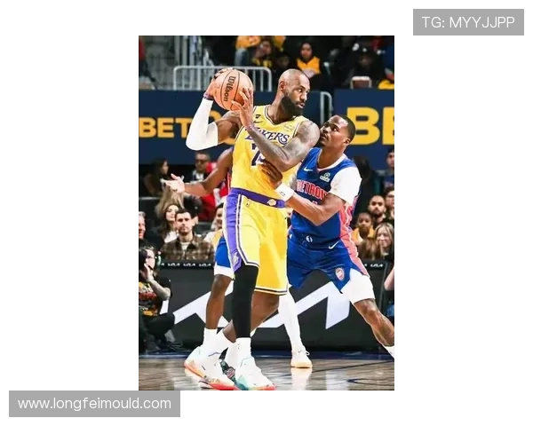 活塞终结湖人连胜 东契奇32分詹姆斯接近三双